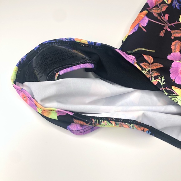 Flower Women’s One Piece Shoulder Swimsuit NWT Black Pink Small - Picture 13 of 16